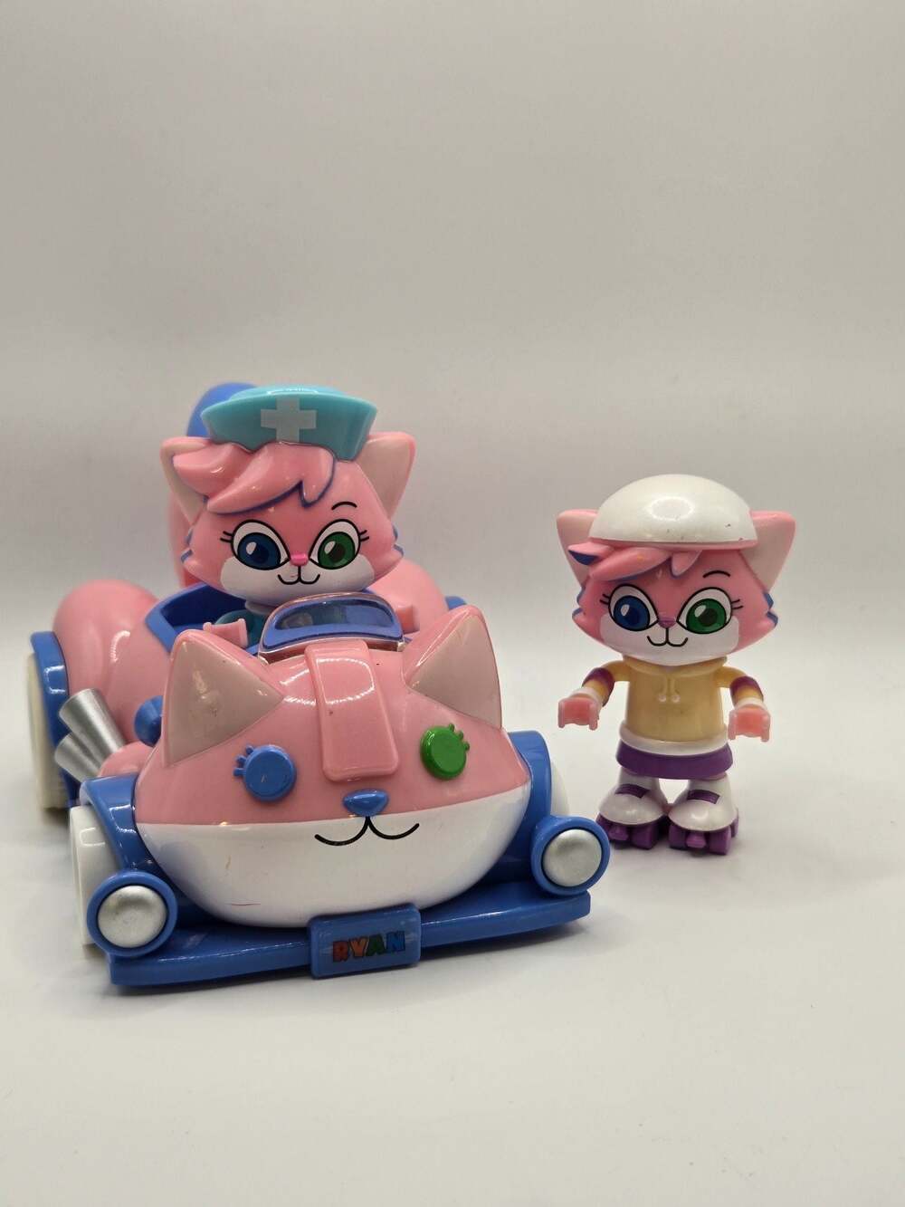 Ryan's World Bonkers Toy Co. Alpha Lexa Cat Mobile Car